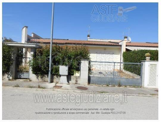 casa indipendente in vendita a Recanati