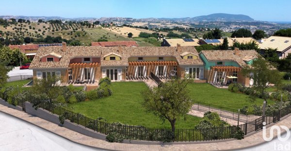 casa indipendente in vendita a Recanati