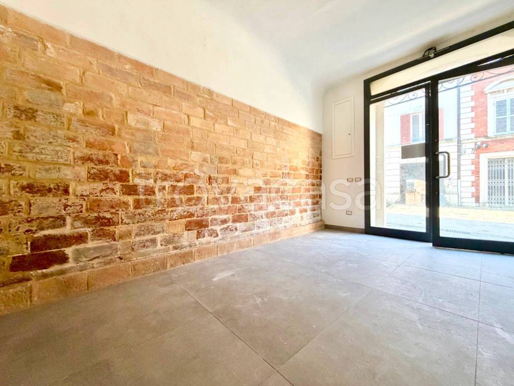 negozio in vendita a Recanati