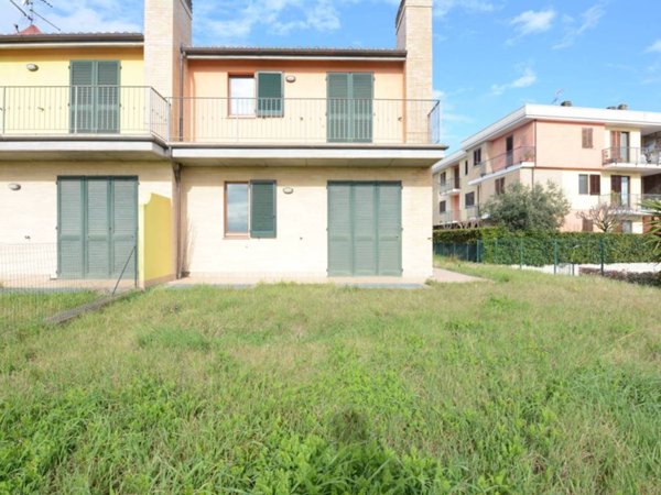 casa indipendente in vendita a Recanati in zona Costa dei Ricchi
