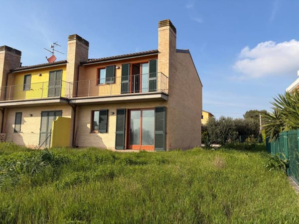 casa indipendente in vendita a Recanati in zona Costa dei Ricchi