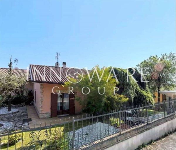 casa indipendente in vendita a Recanati in zona Santa Lucia