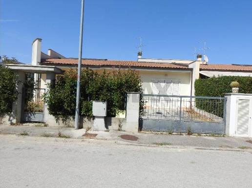 casa indipendente in vendita a Recanati