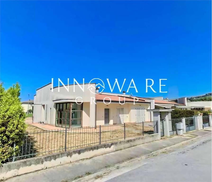 casa indipendente in vendita a Recanati