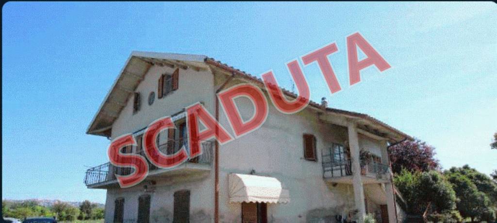 negozio in vendita a Recanati