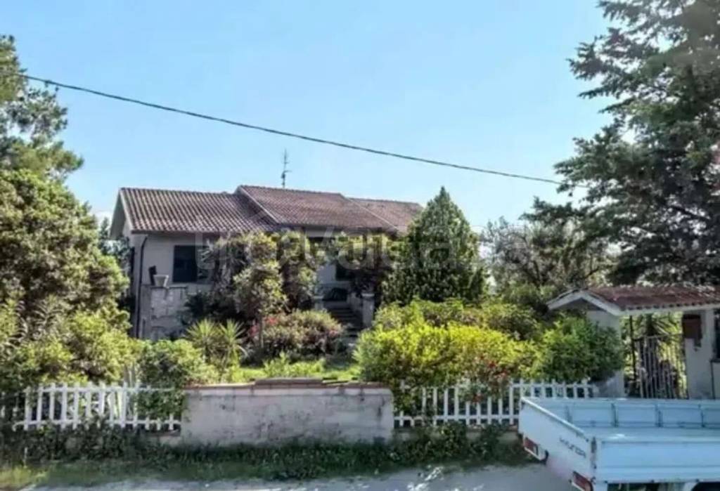 casa indipendente in vendita a Recanati