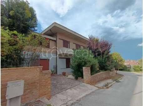 casa indipendente in vendita a Recanati