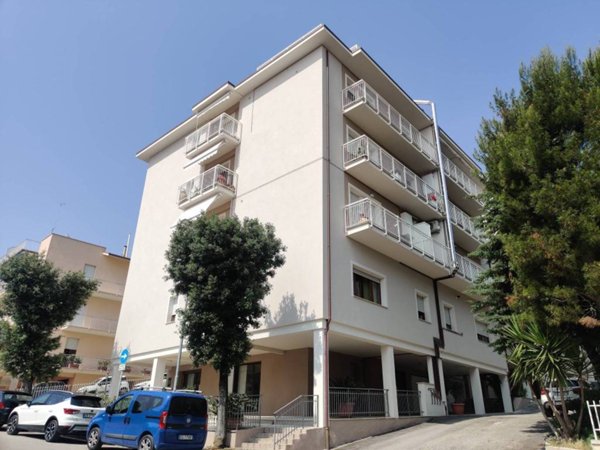 appartamento in vendita a Recanati in zona Santa Lucia