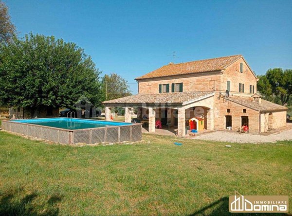 casa indipendente in vendita a Recanati in zona Le Grazie