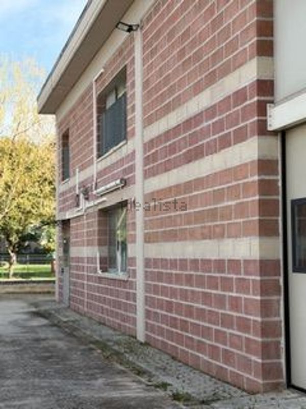 capannone in vendita a Recanati in zona Fontenoce