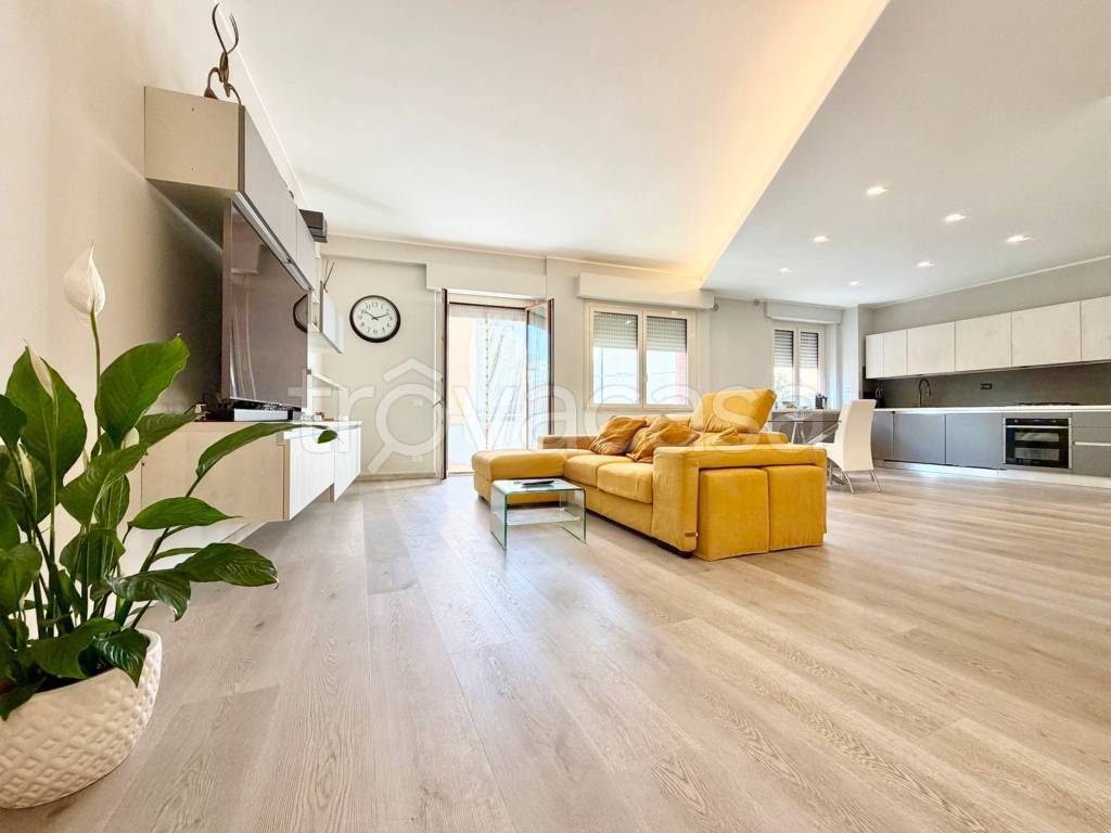 casa indipendente in vendita a Recanati