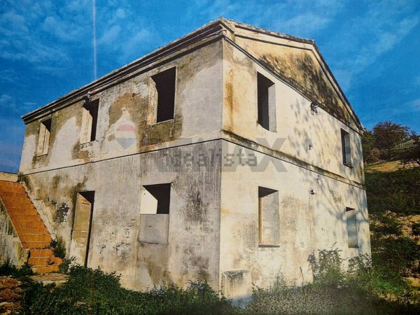 casale in vendita a Recanati