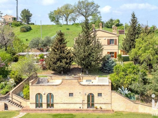 casa indipendente in vendita a Recanati
