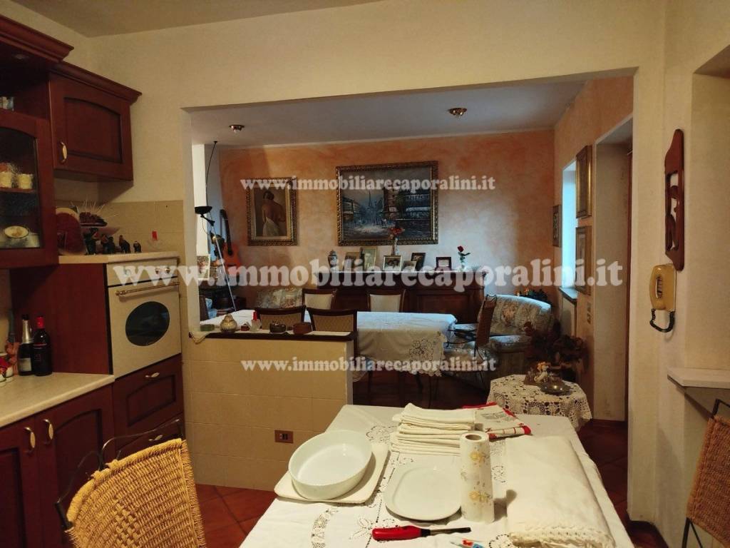 casa indipendente in vendita a Recanati
