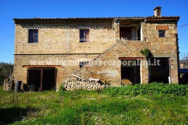 casa indipendente in vendita a Recanati