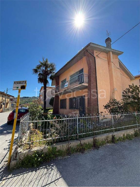 casa indipendente in vendita a Recanati