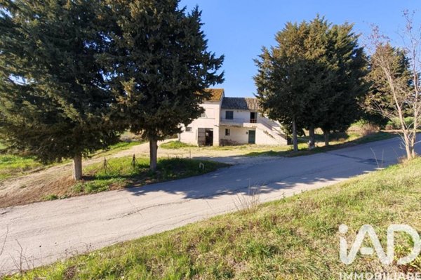 casa indipendente in vendita a Recanati in zona Castelnuovo
