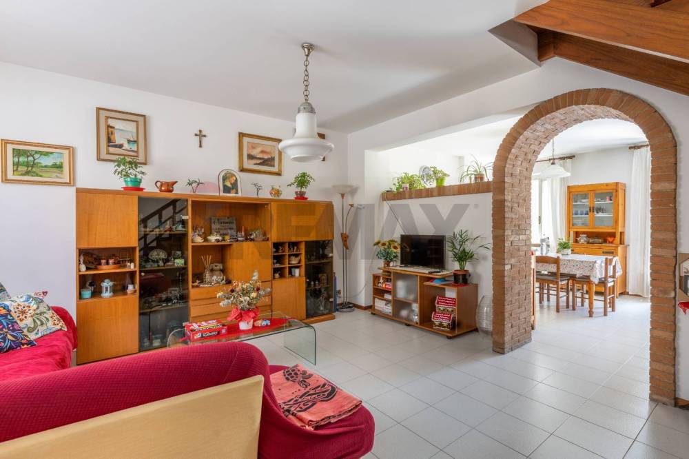 casa indipendente in vendita a Recanati in zona Le Grazie