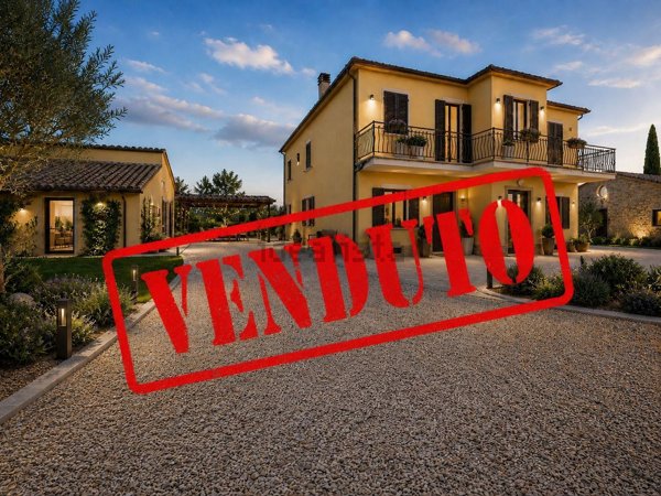 casa indipendente in vendita a Recanati in zona Santa Lucia