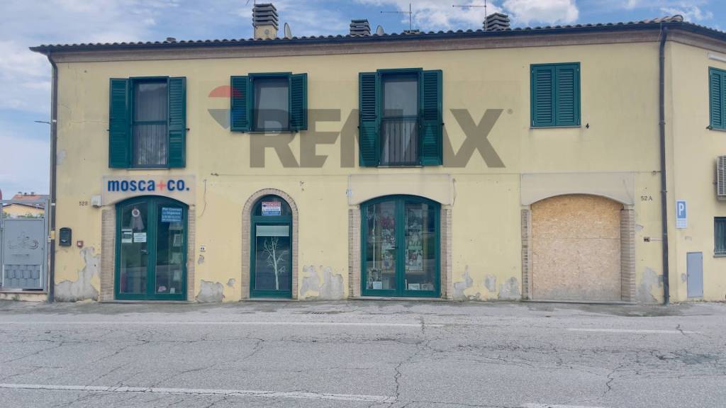 negozio in vendita a Recanati