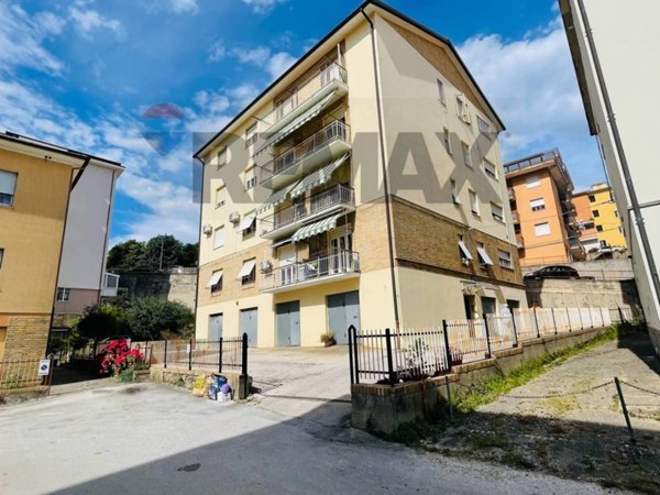 appartamento in vendita a Recanati in zona Santa Lucia