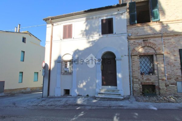 casa semindipendente in vendita a Recanati in zona Castelnuovo