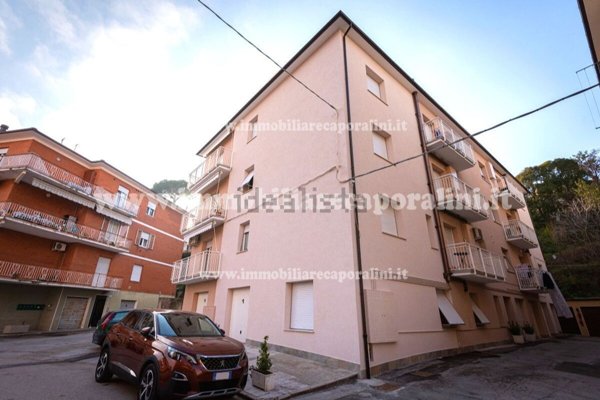 appartamento in vendita a Recanati in zona Santa Lucia