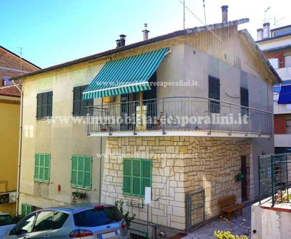 appartamento in vendita a Recanati in zona Santa Lucia