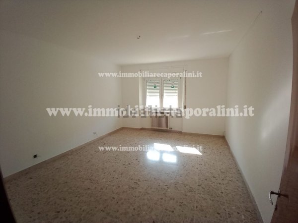 appartamento in vendita a Recanati in zona Santa Lucia