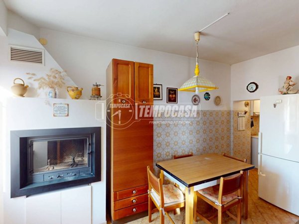 casa indipendente in vendita a Recanati in zona Castelnuovo