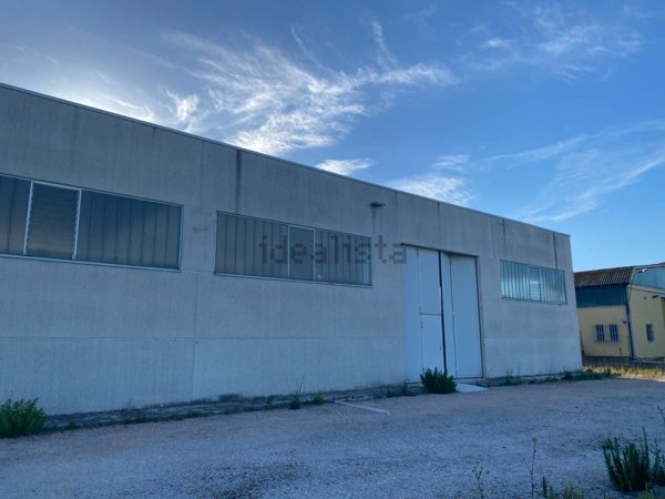 capannone in vendita a Recanati in zona Chiarino