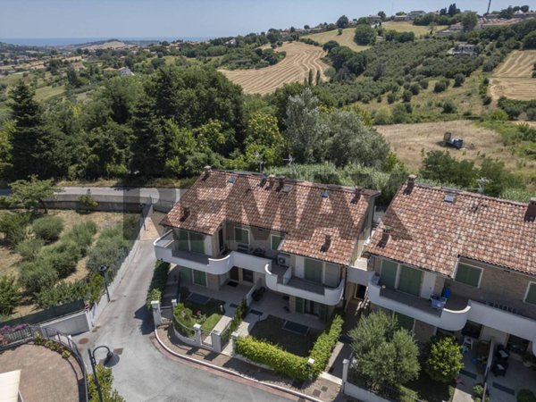 appartamento in vendita a Recanati in zona Santa Lucia