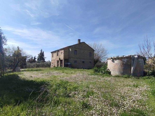 appartamento in vendita a Recanati in zona Fontenoce