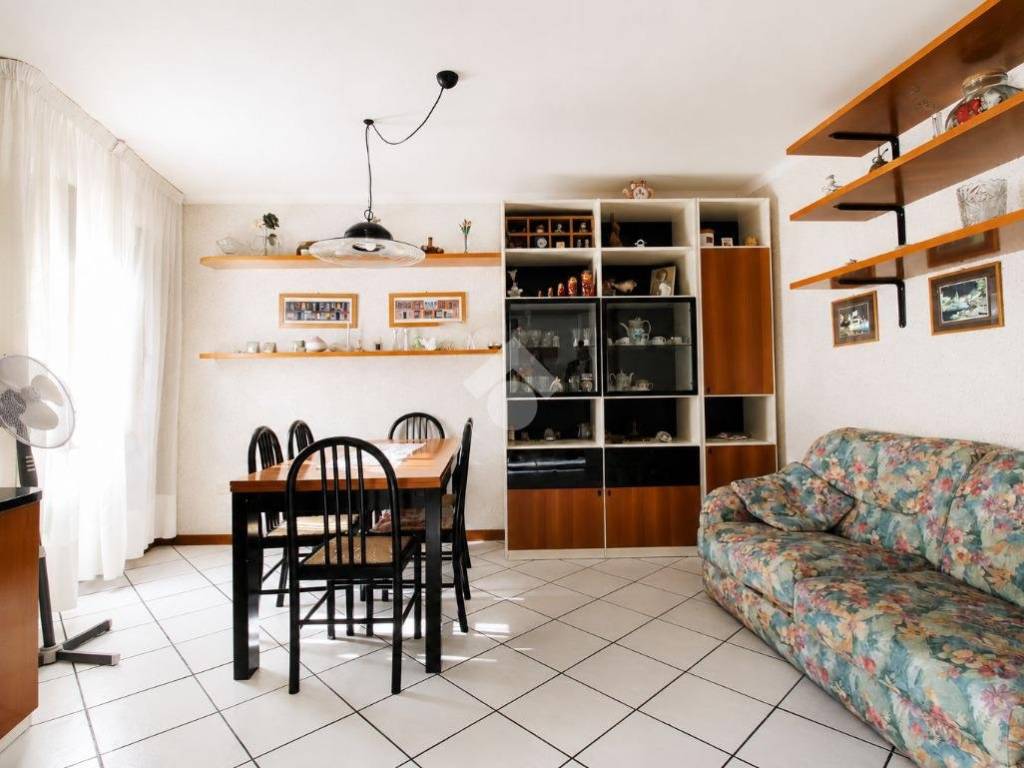 casa indipendente in vendita a Recanati in zona Castelnuovo