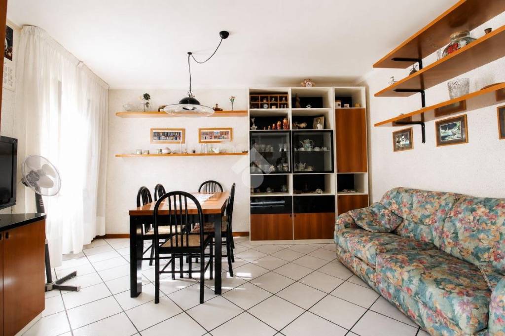 casa indipendente in vendita a Recanati in zona Castelnuovo