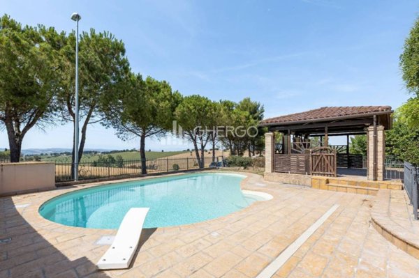 casa indipendente in vendita a Recanati
