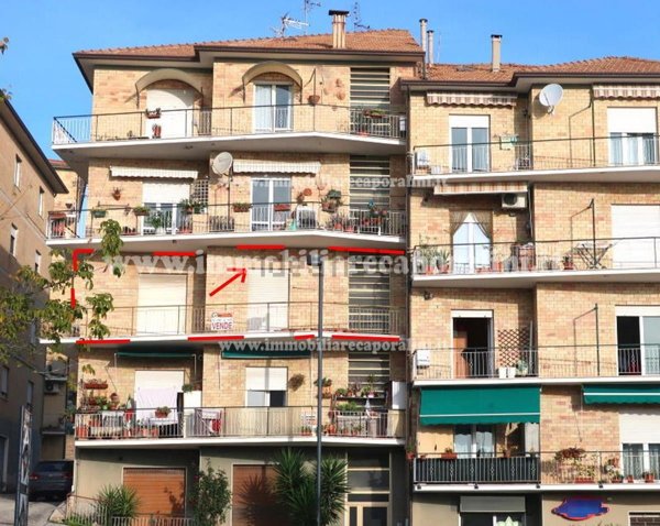 appartamento in vendita a Recanati in zona Santa Lucia