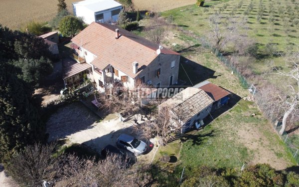 casa indipendente in vendita a Recanati in zona Bagnolo