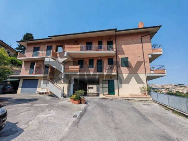 appartamento in vendita a Recanati in zona Santa Lucia