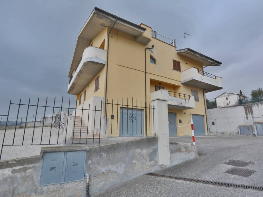 appartamento in vendita a Recanati in zona Chiarino