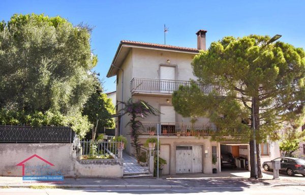 appartamento in vendita a Recanati in zona Santa Lucia