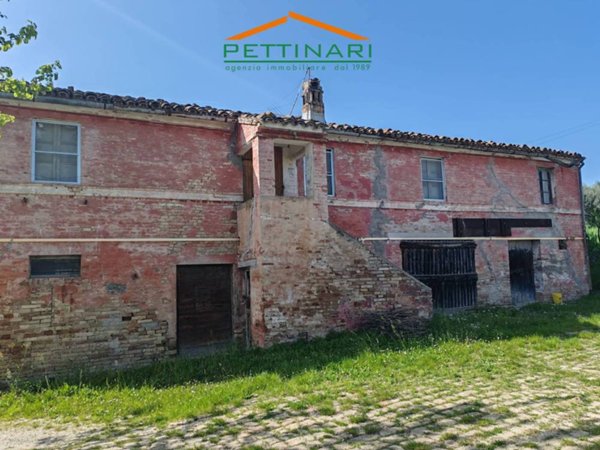 casa indipendente in vendita a Recanati in zona Chiarino
