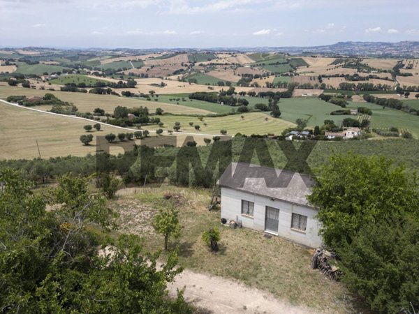 locale di sgombero in vendita a Recanati