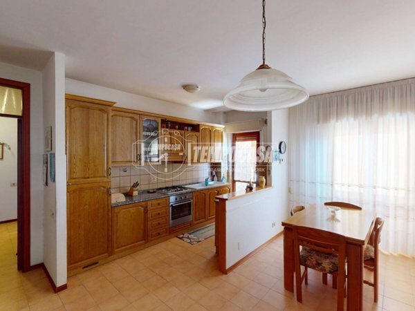 appartamento in vendita a Recanati in zona Santa Lucia