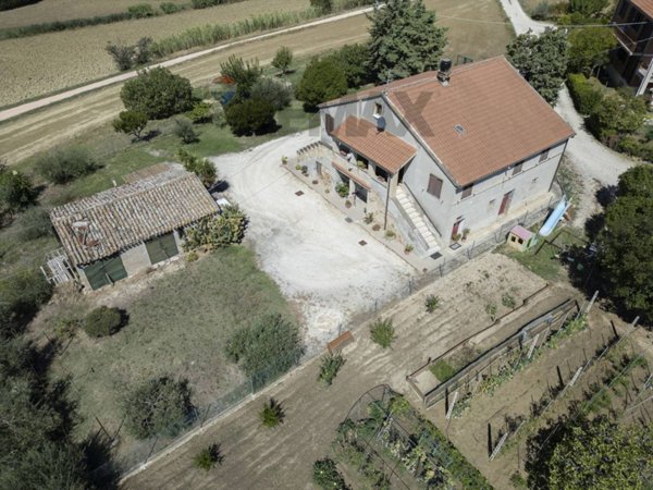 casa indipendente in vendita a Recanati