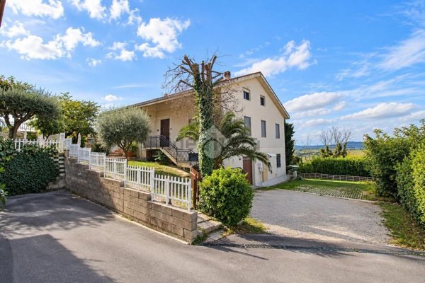 appartamento in vendita a Recanati in zona Bagnolo