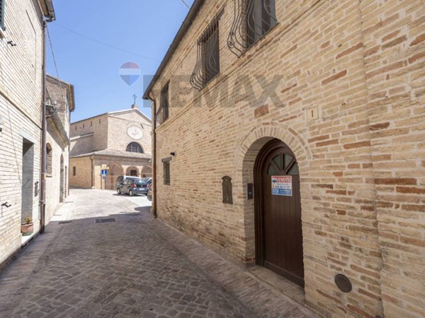 appartamento in vendita a Recanati in zona Santa Lucia