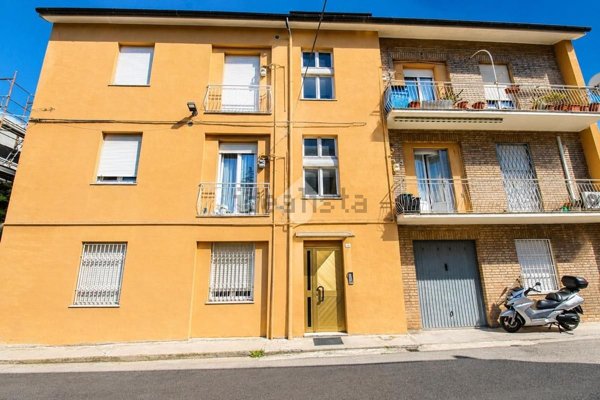 appartamento in vendita a Recanati in zona Santa Lucia