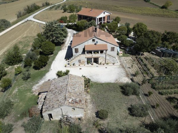 casa indipendente in vendita a Recanati