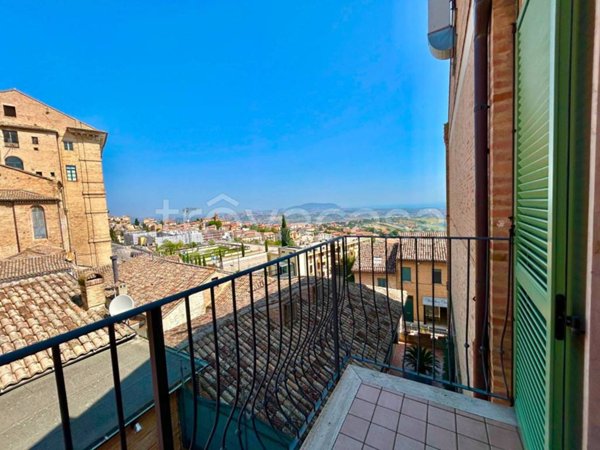 appartamento in vendita a Recanati in zona Santa Lucia